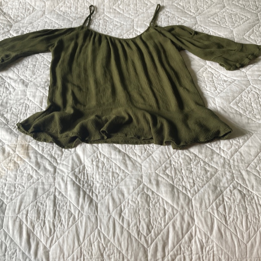 Cold shoulder shirt (Olive Green) Size Medium
